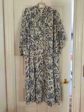 H&M Blue and White Seashell Print Button-Front Maxi Dress